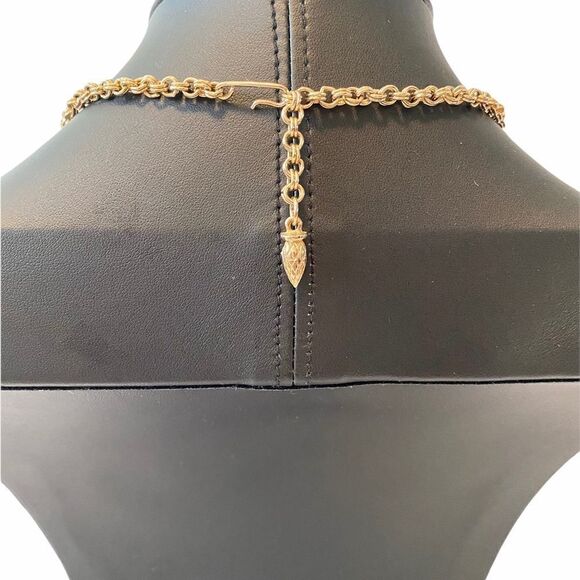 Beautiful Bakelite Vintage Gold Toned Choker of Pearly Brown Hearts. - Picture 5 of 6